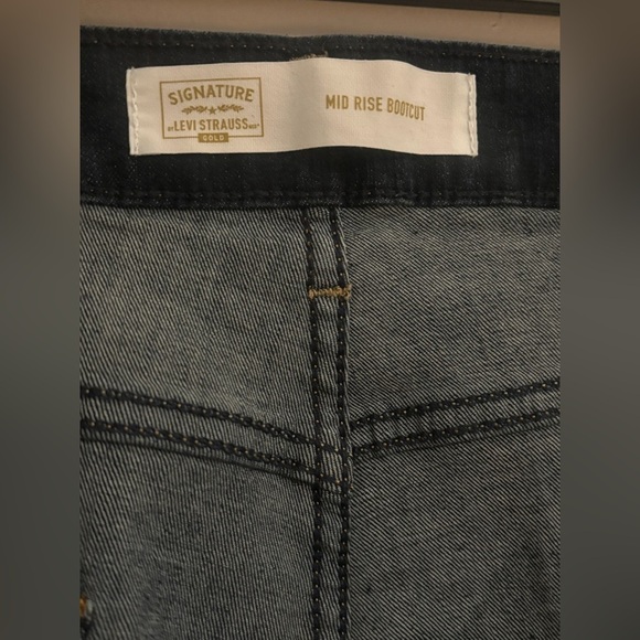 Signature by Levi Strauss Gold Mid Rise Bootcut Women, Dark Wash, 24M 37x32 - Picture 4 of 5